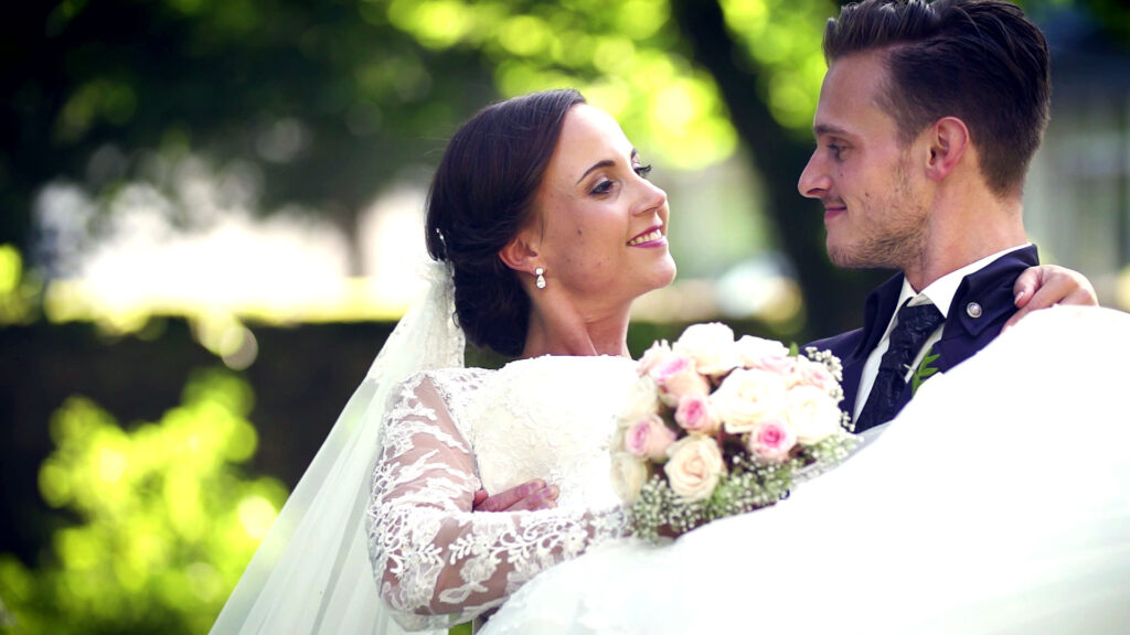 Hochzeitsvideo-Hochzeitsfilm-Hochzeitstrailer-Hochzeitsvideograf-Fulda-Hessen_03 Hochzeitsvideo Paar Schloss Romrod